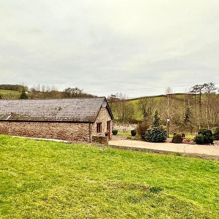 فيلا Detached One Level Stone Barn Llangwm-Isaf المظهر الخارجي الصورة