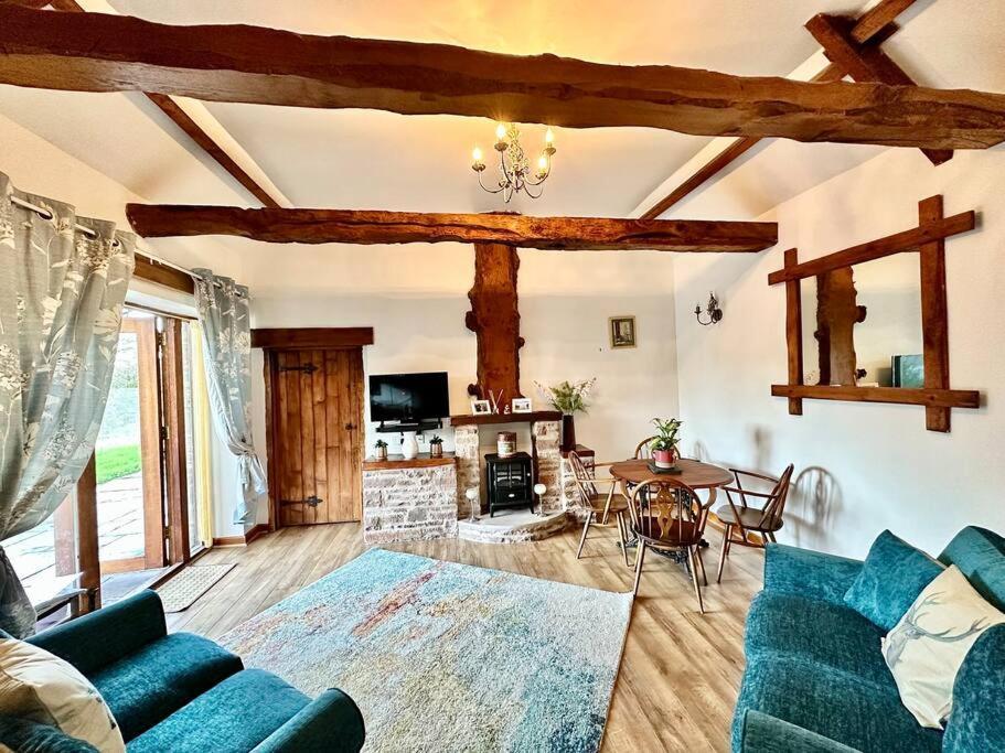 فيلا Detached One Level Stone Barn Llangwm-Isaf المظهر الخارجي الصورة