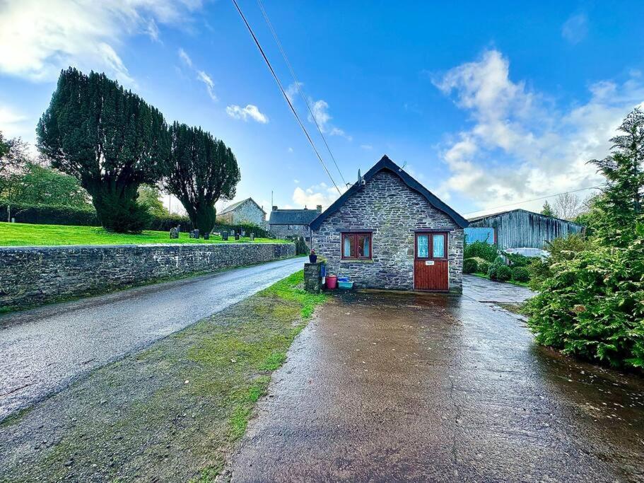 فيلا Detached One Level Stone Barn Llangwm-Isaf المظهر الخارجي الصورة