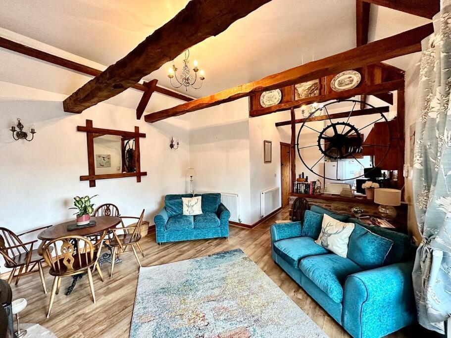 فيلا Detached One Level Stone Barn Llangwm-Isaf المظهر الخارجي الصورة