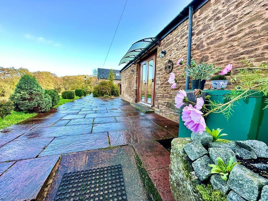 فيلا Detached One Level Stone Barn Llangwm-Isaf المظهر الخارجي الصورة